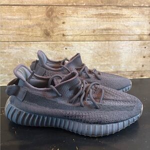 Yeezy Boost 350 v2 shoes